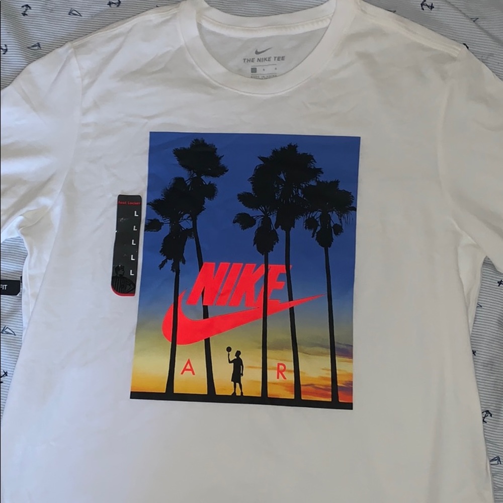 White Nike T